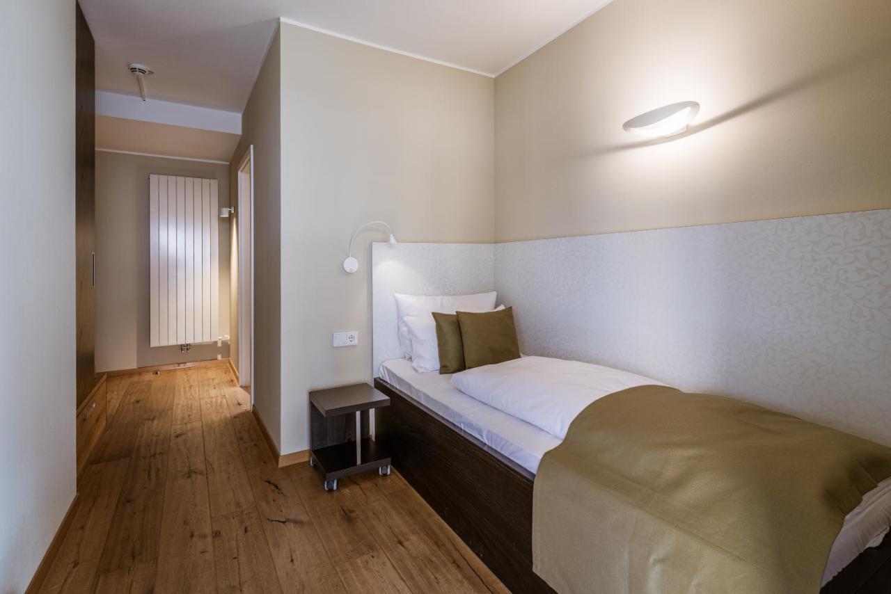 Hotel / Weingut Meintzinger Frickenhausen am Main Dış mekan fotoğraf